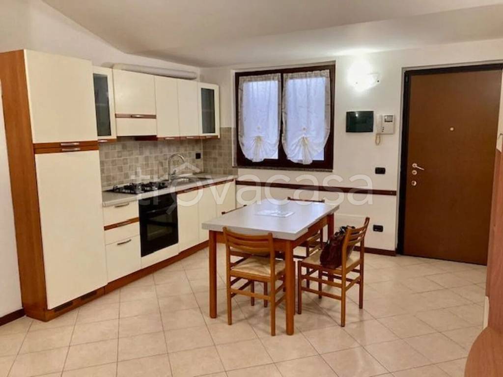appartamento in vendita a Seveso in zona Baruccana