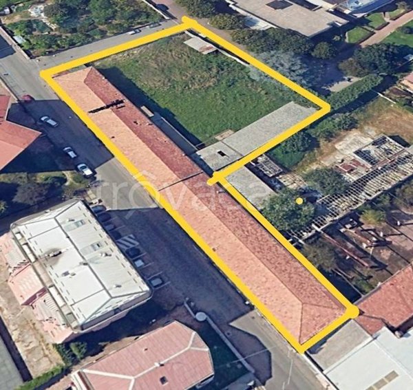 locale commerciale in vendita a Seveso