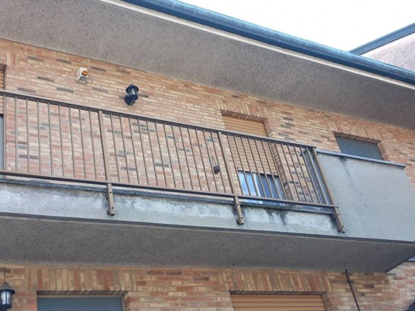 intera palazzina in vendita a Seveso in zona Baruccana