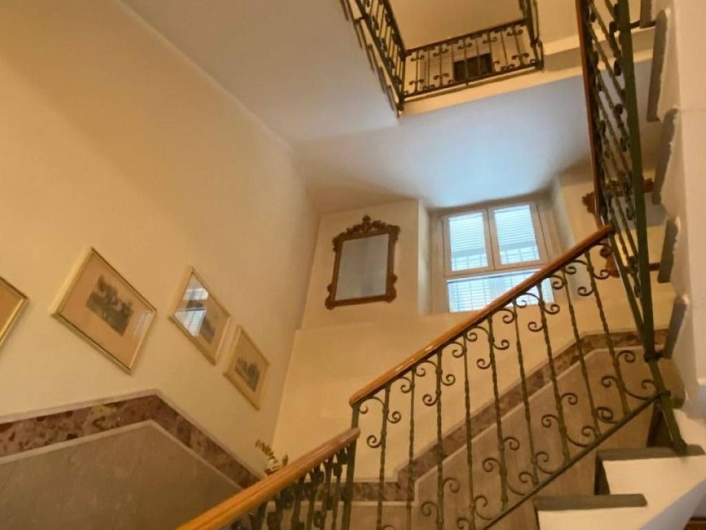 intera palazzina in vendita a Seveso
