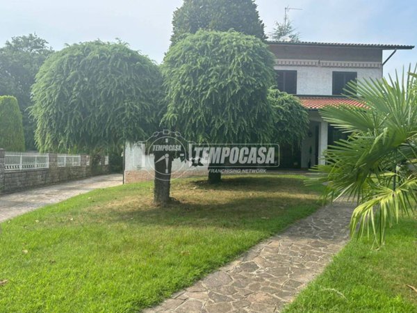 casa indipendente in vendita a Seveso