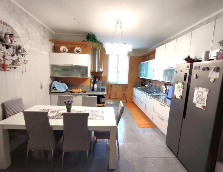 appartamento in vendita a Seveso in zona Baruccana