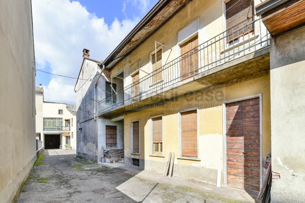 casa indipendente in vendita a Seveso in zona Baruccana
