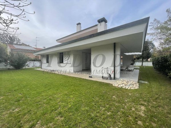 casa indipendente in vendita a Seveso