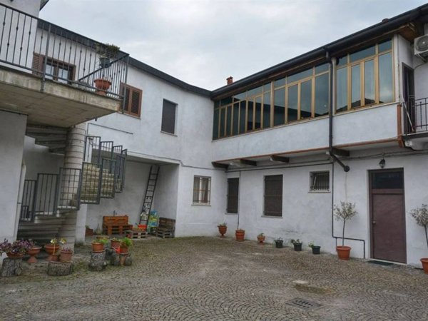 intera palazzina in vendita a Seveso