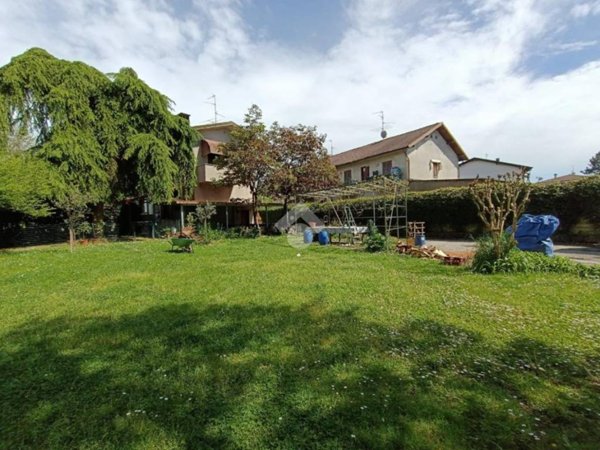 casa indipendente in vendita a Seveso in zona Baruccana