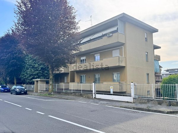 appartamento in vendita a Seveso in zona Baruccana