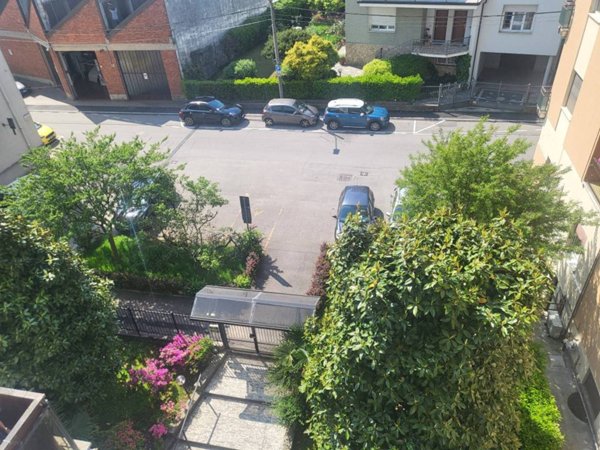 appartamento in vendita a Seveso in zona Baruccana