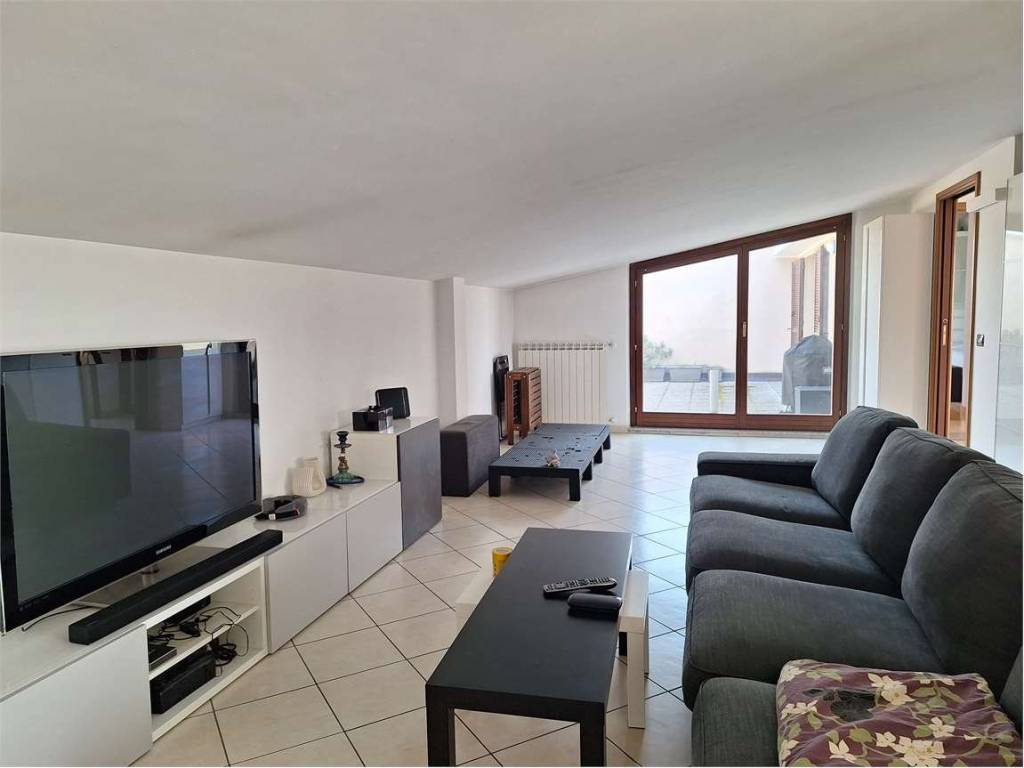 appartamento in vendita a Seveso in zona Baruccana