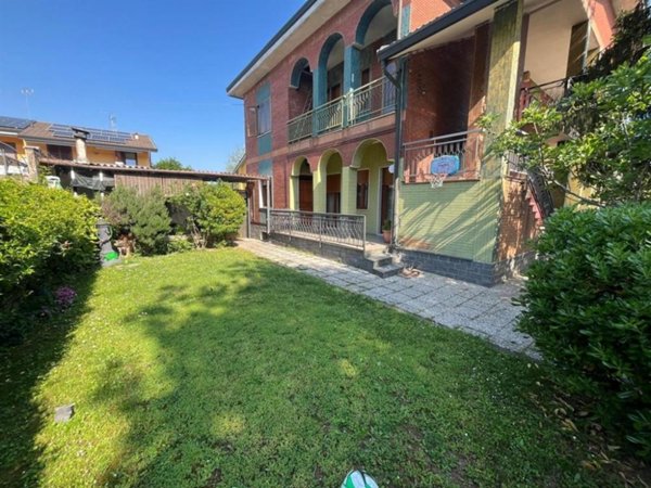appartamento in vendita a Seveso in zona Baruccana
