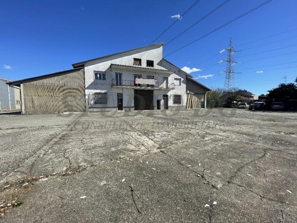 capannone in vendita a Seveso
