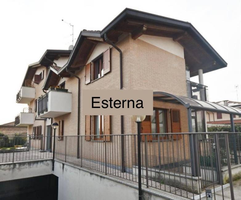 appartamento in vendita a Seveso in zona Baruccana