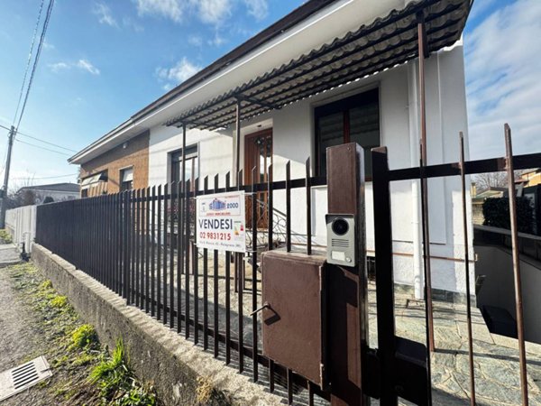 casa indipendente in vendita a Seveso in zona Baruccana