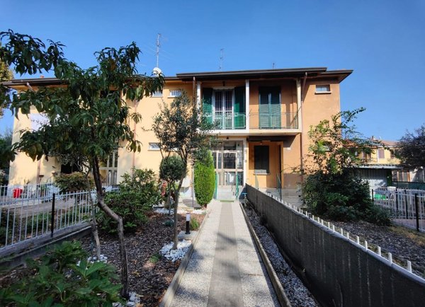 casa indipendente in vendita a Seveso