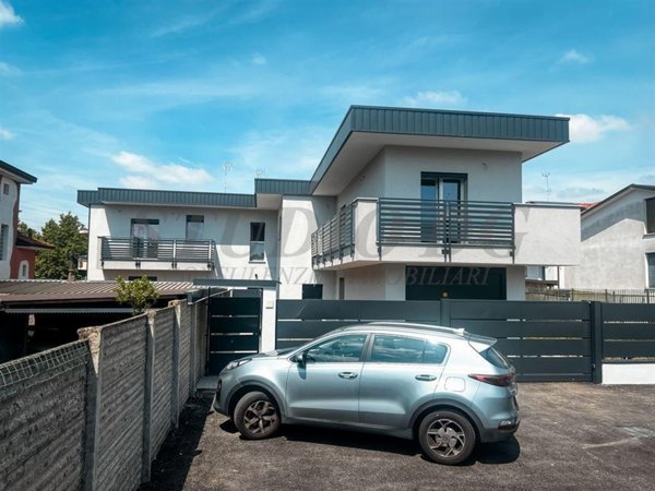 casa indipendente in vendita a Seveso in zona Baruccana