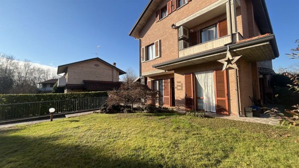 casa indipendente in vendita a Seveso in zona Baruccana
