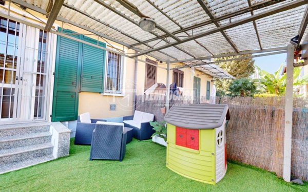 casa indipendente in vendita a Seveso in zona Baruccana