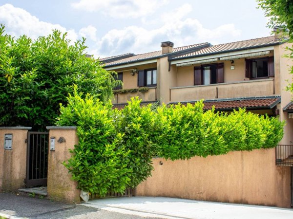 casa indipendente in vendita a Seveso in zona Baruccana