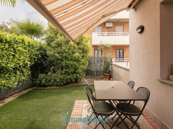 appartamento in vendita a Seveso in zona Baruccana