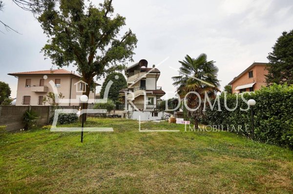 casa indipendente in vendita a Seveso in zona Baruccana