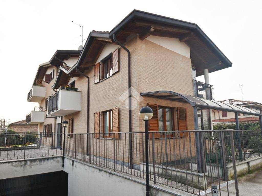 appartamento in vendita a Seveso in zona Baruccana