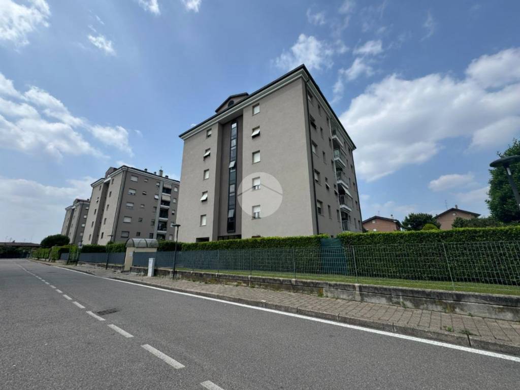 appartamento in vendita a Seveso in zona Baruccana