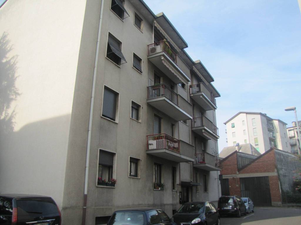 appartamento in vendita a Seveso in zona Baruccana