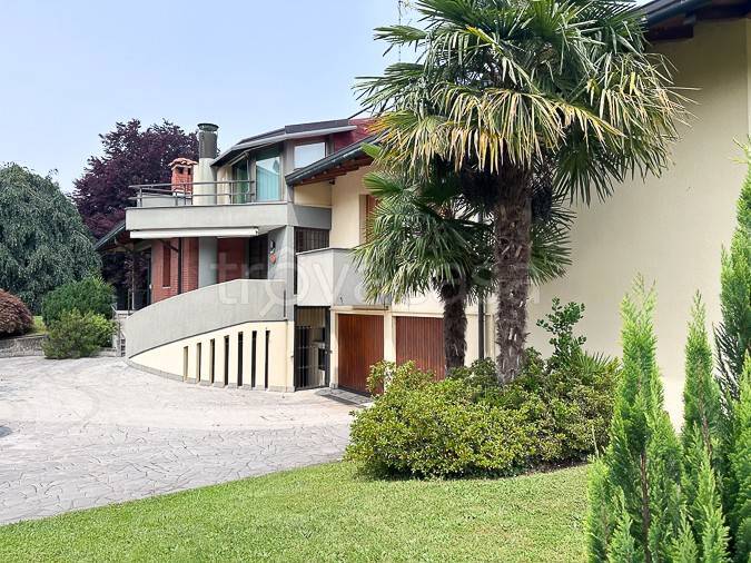 casa indipendente in vendita a Seveso in zona Baruccana