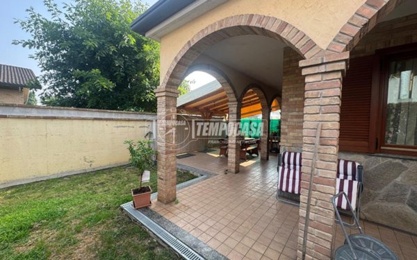 casa indipendente in vendita a Seveso in zona Baruccana