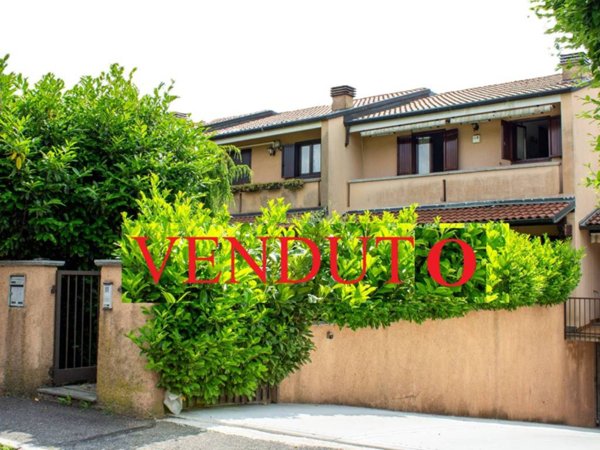 casa indipendente in vendita a Seveso in zona Baruccana