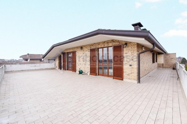 appartamento in vendita a Seveso in zona Baruccana