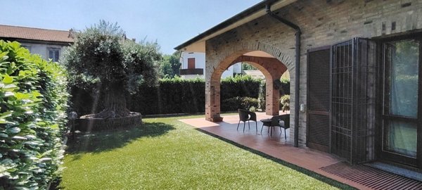 casa indipendente in vendita a Seveso