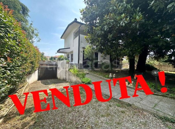 casa indipendente in vendita a Seveso