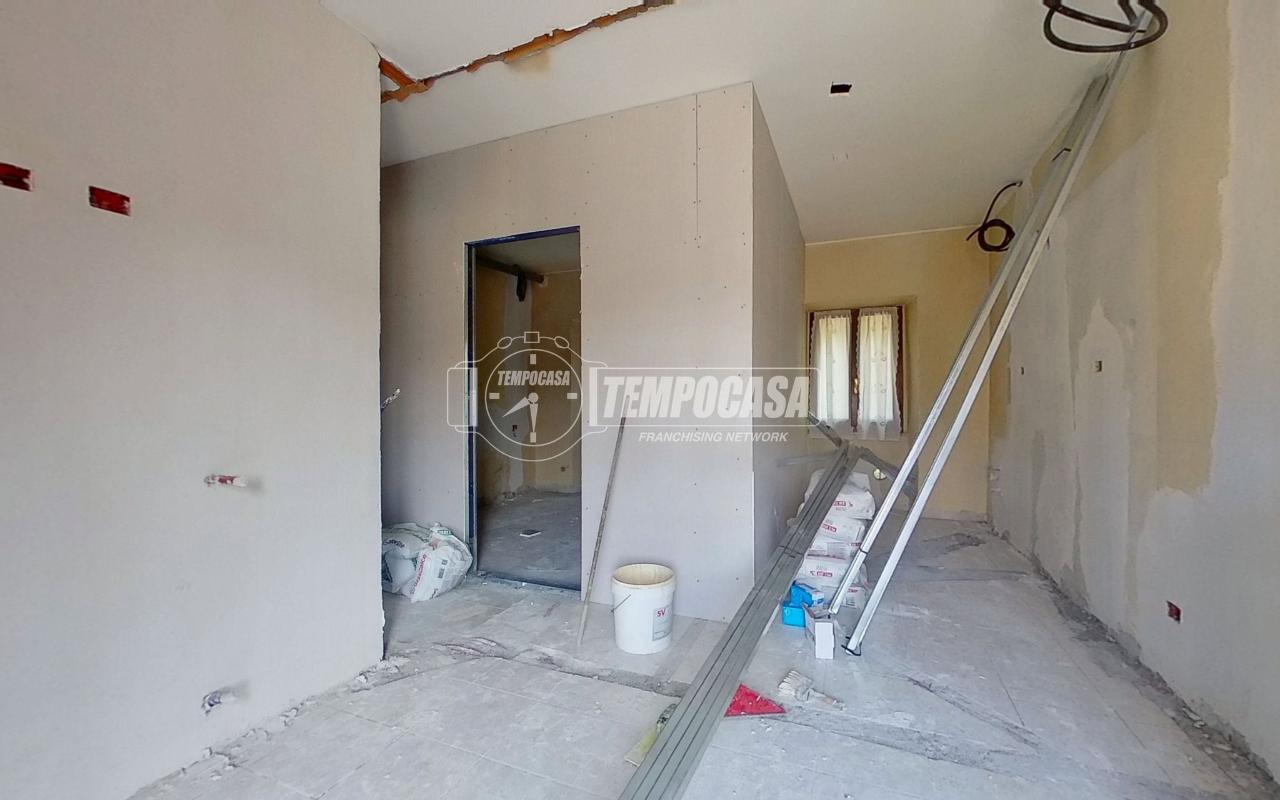 appartamento in vendita a Seveso in zona Baruccana