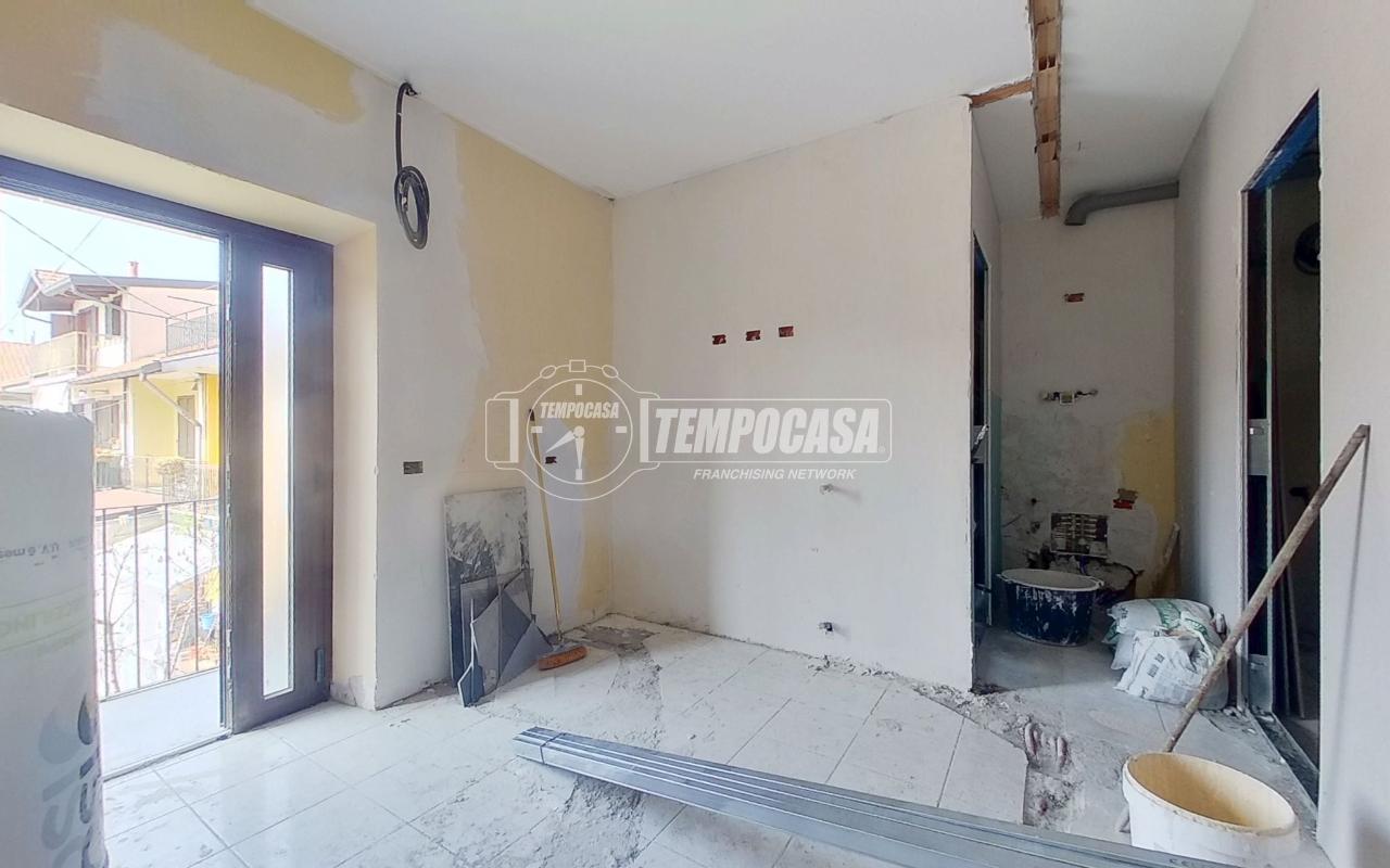 appartamento in vendita a Seveso in zona Baruccana