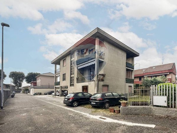 appartamento in vendita a Seveso in zona Baruccana