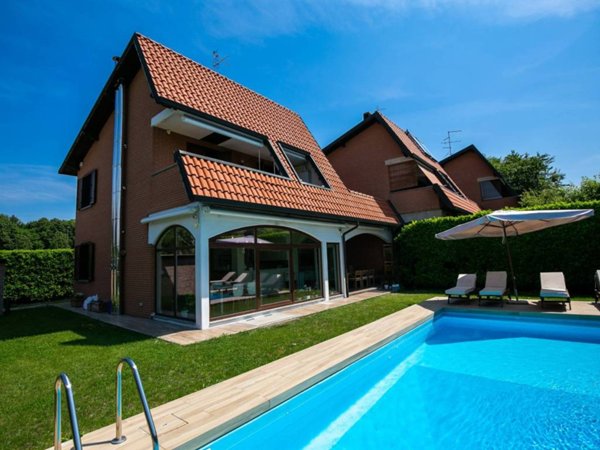 casa indipendente in vendita a Seveso in zona Baruccana