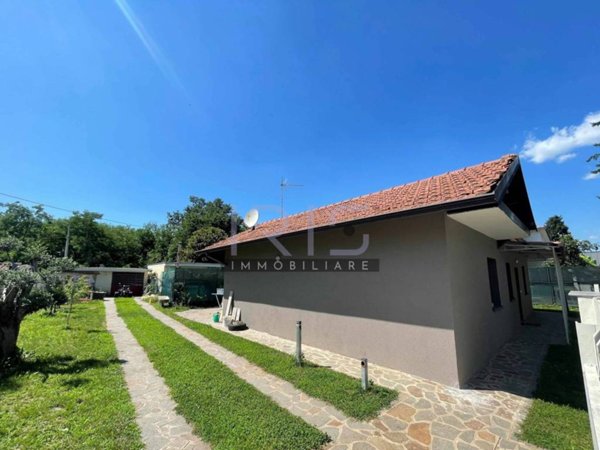 casa indipendente in vendita a Seveso in zona Baruccana
