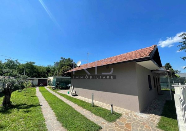 casa indipendente in vendita a Seveso in zona Baruccana