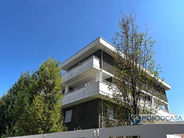 appartamento in vendita a Seveso in zona Baruccana