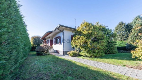 casa indipendente in vendita a Seveso