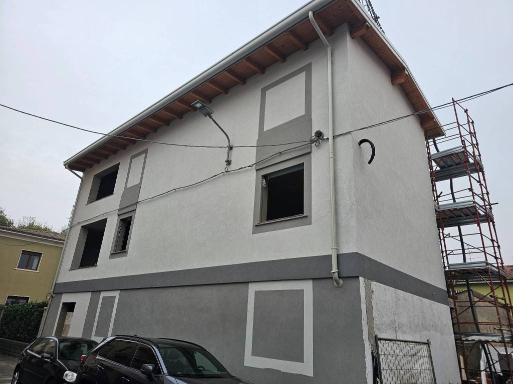appartamento in vendita a Seveso in zona Baruccana