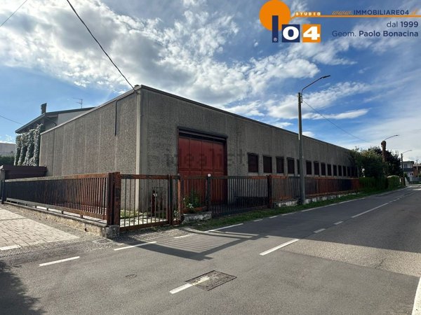 capannone in vendita a Seveso
