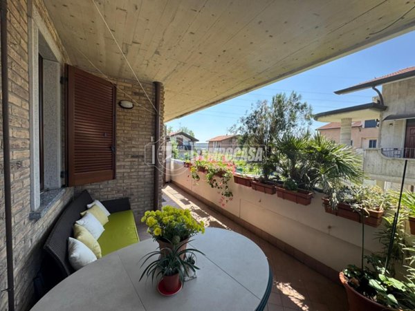 appartamento in vendita a Seveso in zona Baruccana