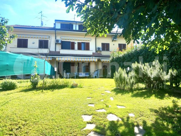 casa indipendente in vendita a Seveso