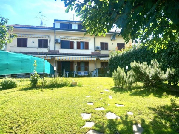 casa indipendente in vendita a Seveso in zona Baruccana