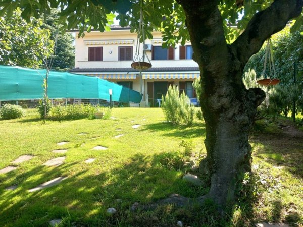 casa indipendente in vendita a Seveso in zona Baruccana