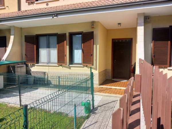 casa indipendente in vendita a Seveso in zona Baruccana