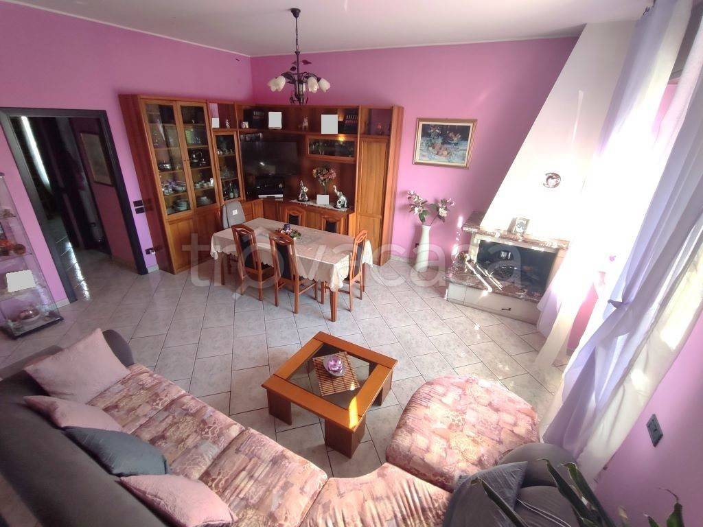 appartamento in vendita a Seveso in zona Baruccana