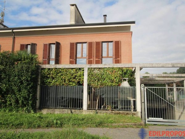 casa indipendente in vendita a Seveso in zona Baruccana